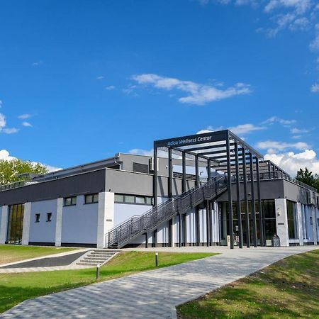 Adica Prenociste Sport Wellness Centar - Bazeni Hostel Ada Екстериор снимка