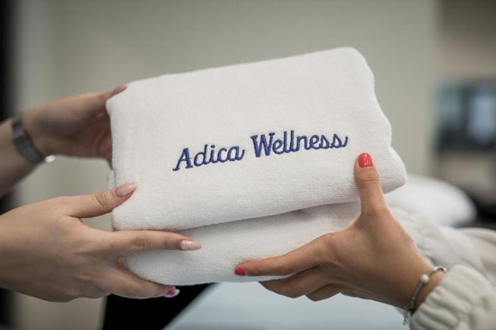 Adica Prenociste Sport Wellness Centar - Bazeni Hostel Ada Екстериор снимка