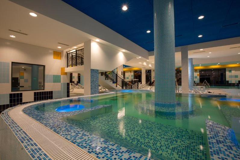 Adica Prenociste Sport Wellness Centar - Bazeni Hostel Ada Екстериор снимка