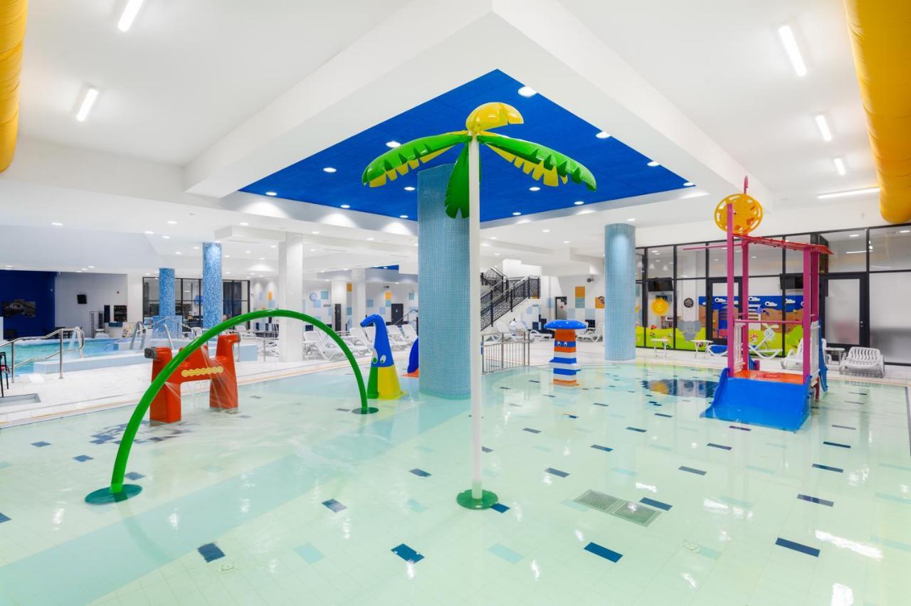 Adica Prenociste Sport Wellness Centar - Bazeni Hostel Ada Екстериор снимка